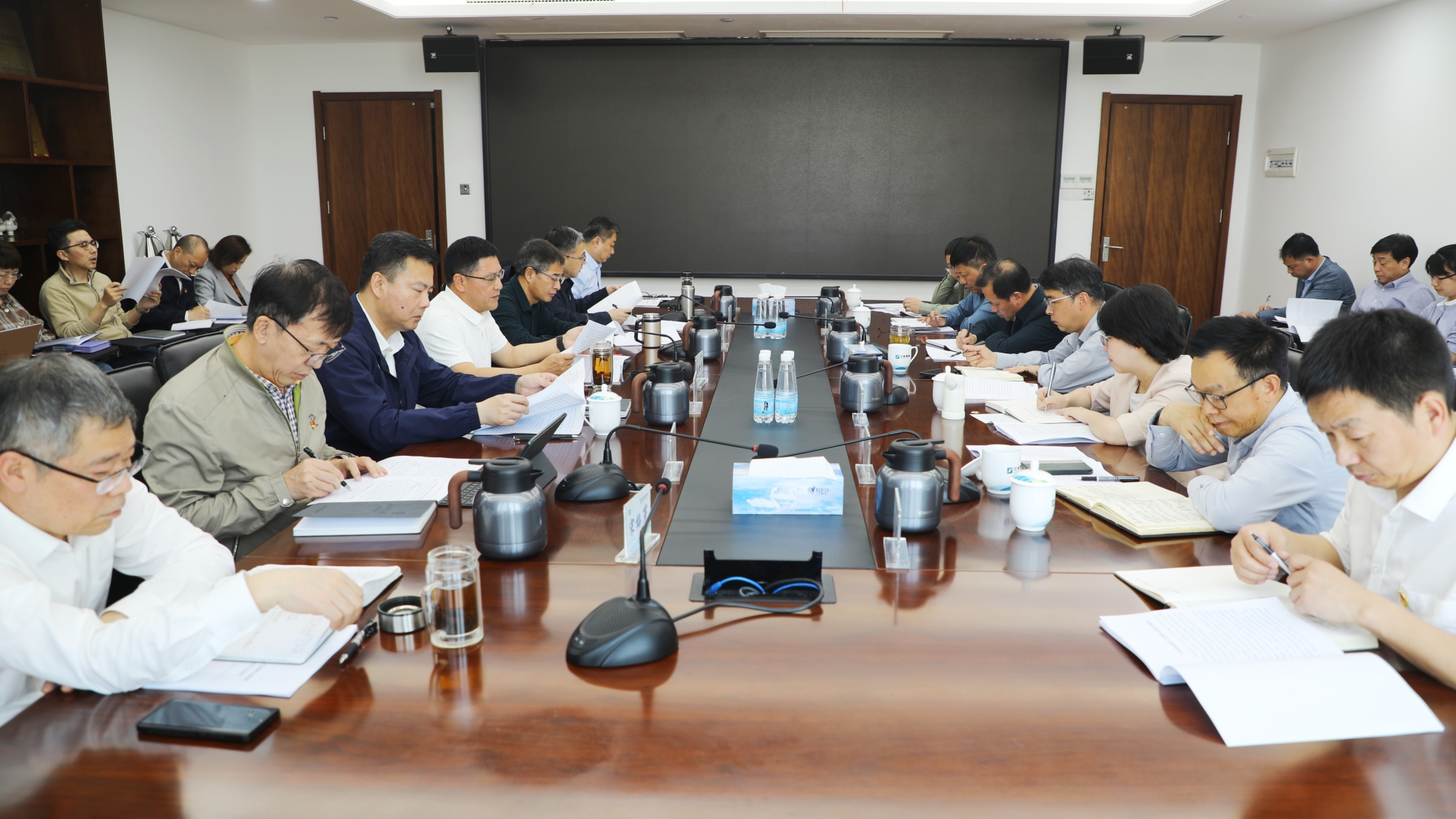 江鹽集團(tuán)深入貫徹中央八項(xiàng)規(guī)定精神學(xué)習(xí)教育部署培訓(xùn)會召開